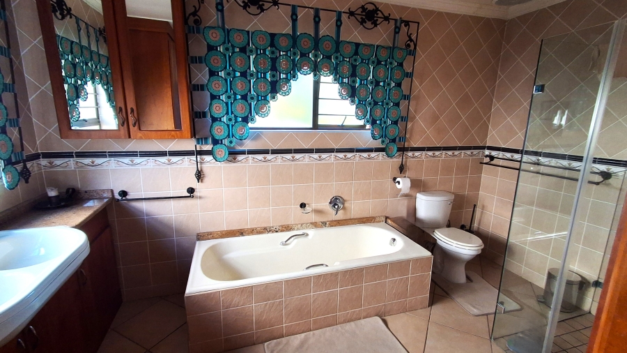 3 Bedroom Property for Sale in Protea Park North West